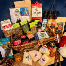 Load image into Gallery viewer, Luxury Extra Large Christmas Hamper
